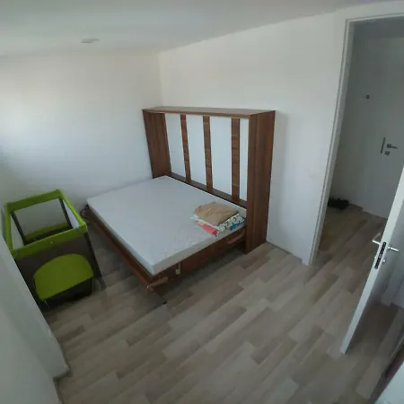 Luxusny S Bezplatnym Parkovanim V Objekte A Self-checking *
